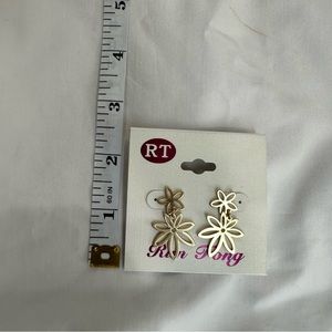 New flower earrings